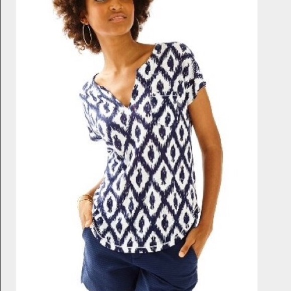 Lilly Pulitzer Tops - ⚫️ Lilly Pulitzer Patterned Tee